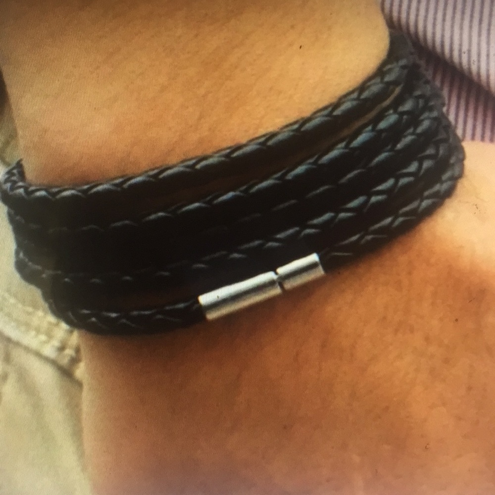 JUST IN  5 ⭐️Restocked leather Unisex Bracelet